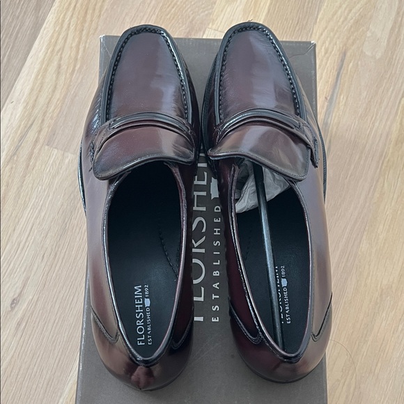 Elegant Brown Leather Loafers - Picture 3 of 5
